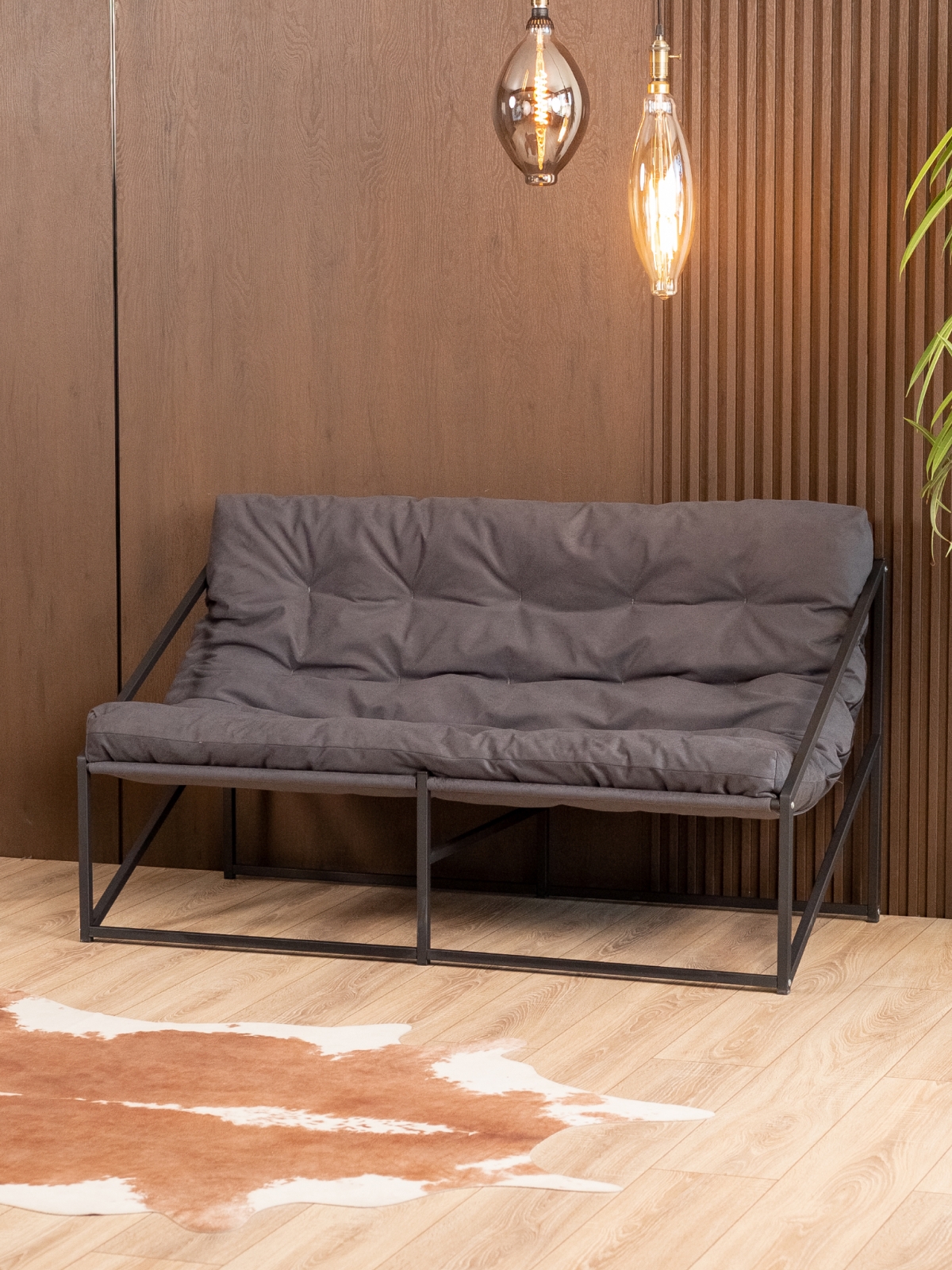 Диван металлический с мягкой подушкой Кирья велюр черный/серый