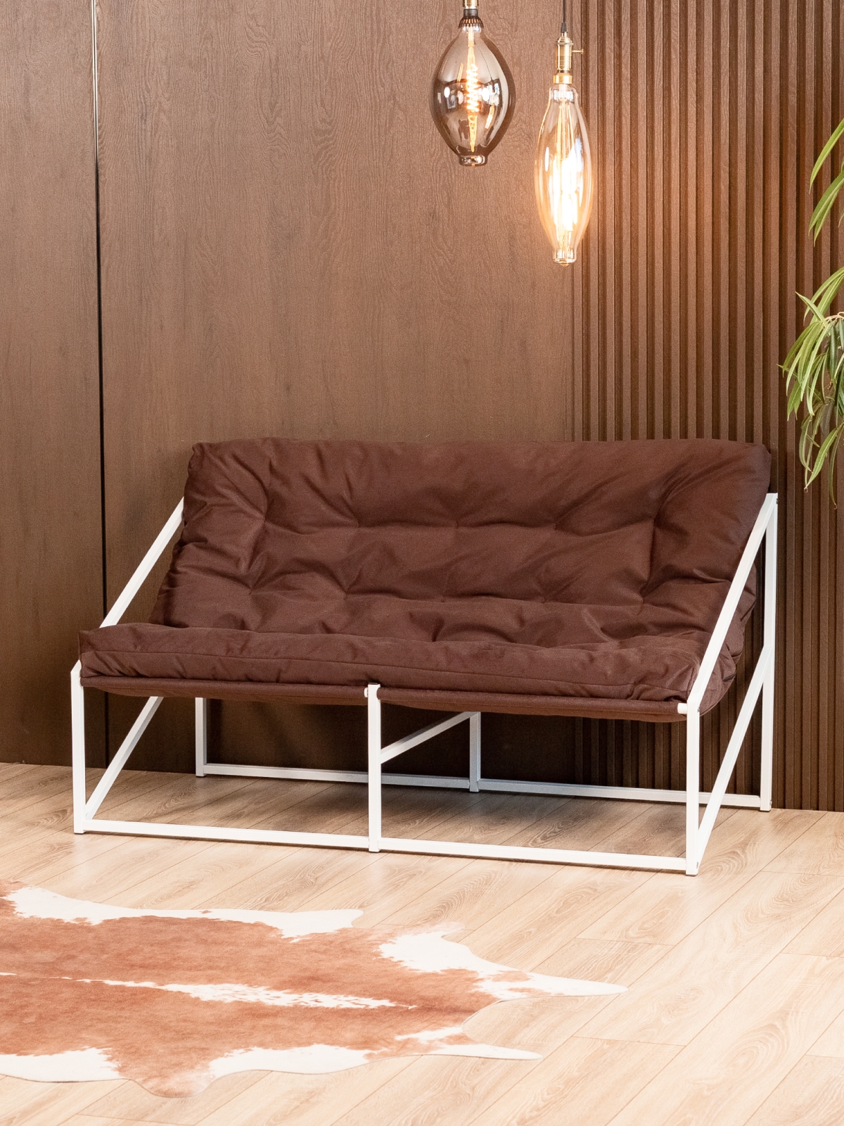 Диван металлический с мягкой подушкой Кирья велюр белый/коричневый