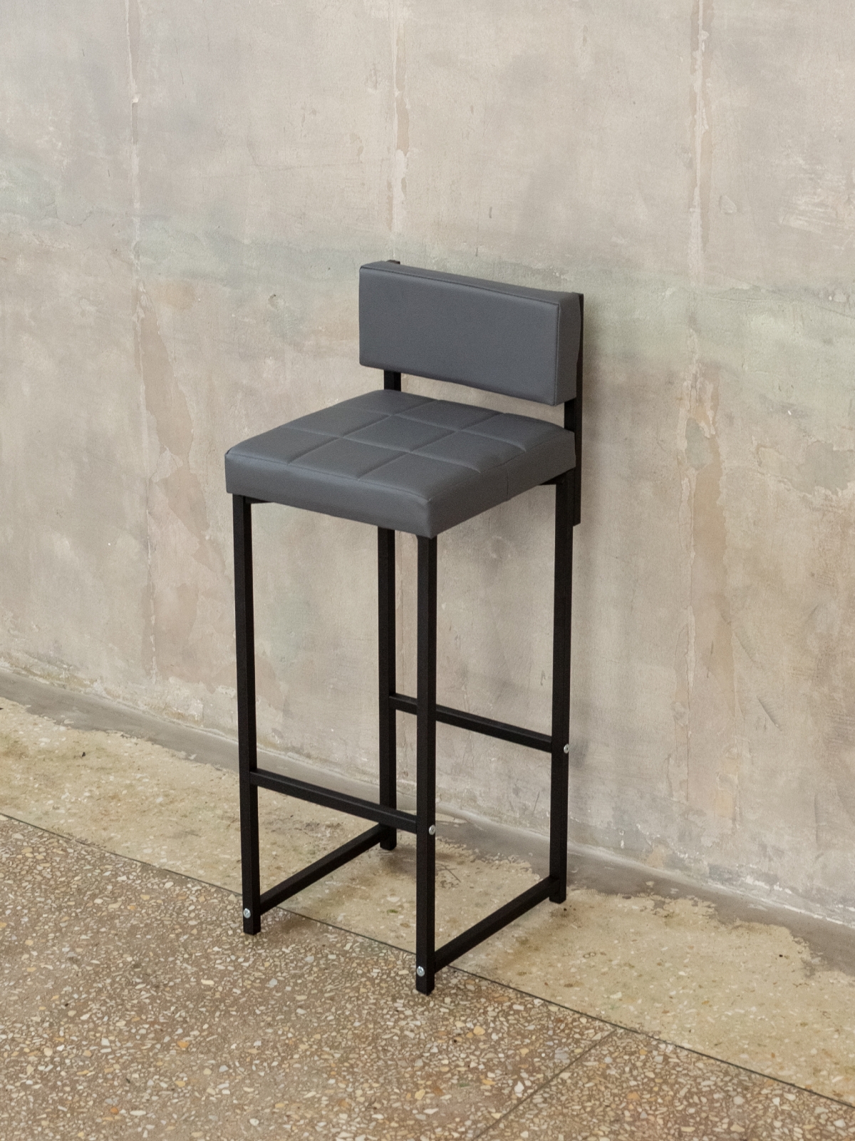 Барный стул со спинкой мягкий лофт Тоба черный/серый