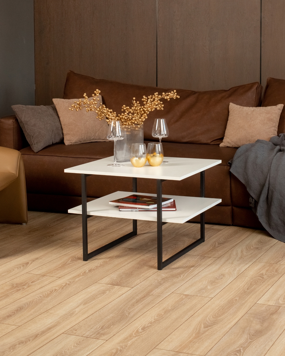 Журнальный столик для гостиной с полкой лофт Киву белый