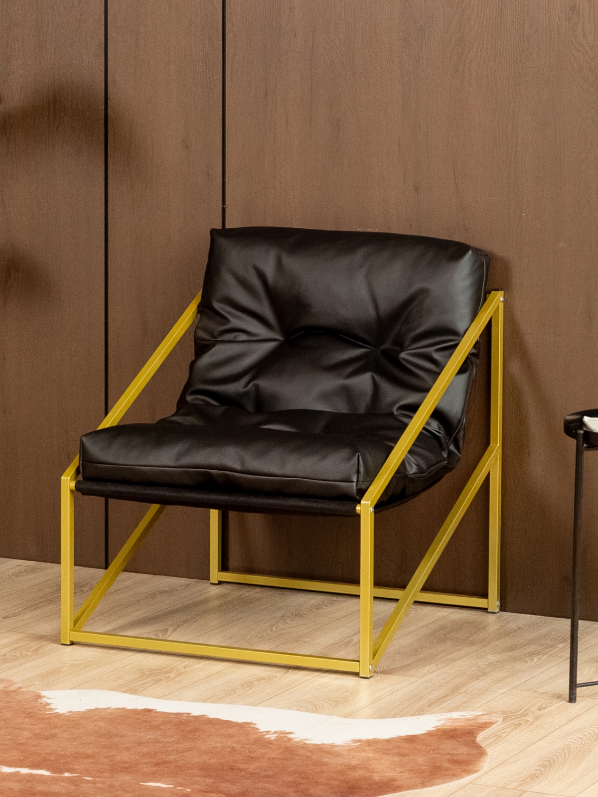 Кресло в стиле лофт Сена экокожа золотой/черный