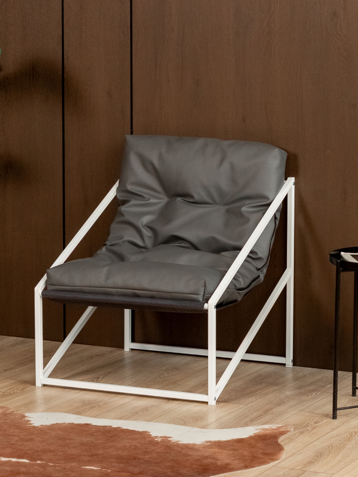 Кресло в стиле лофт Сена экокожа белый/серый