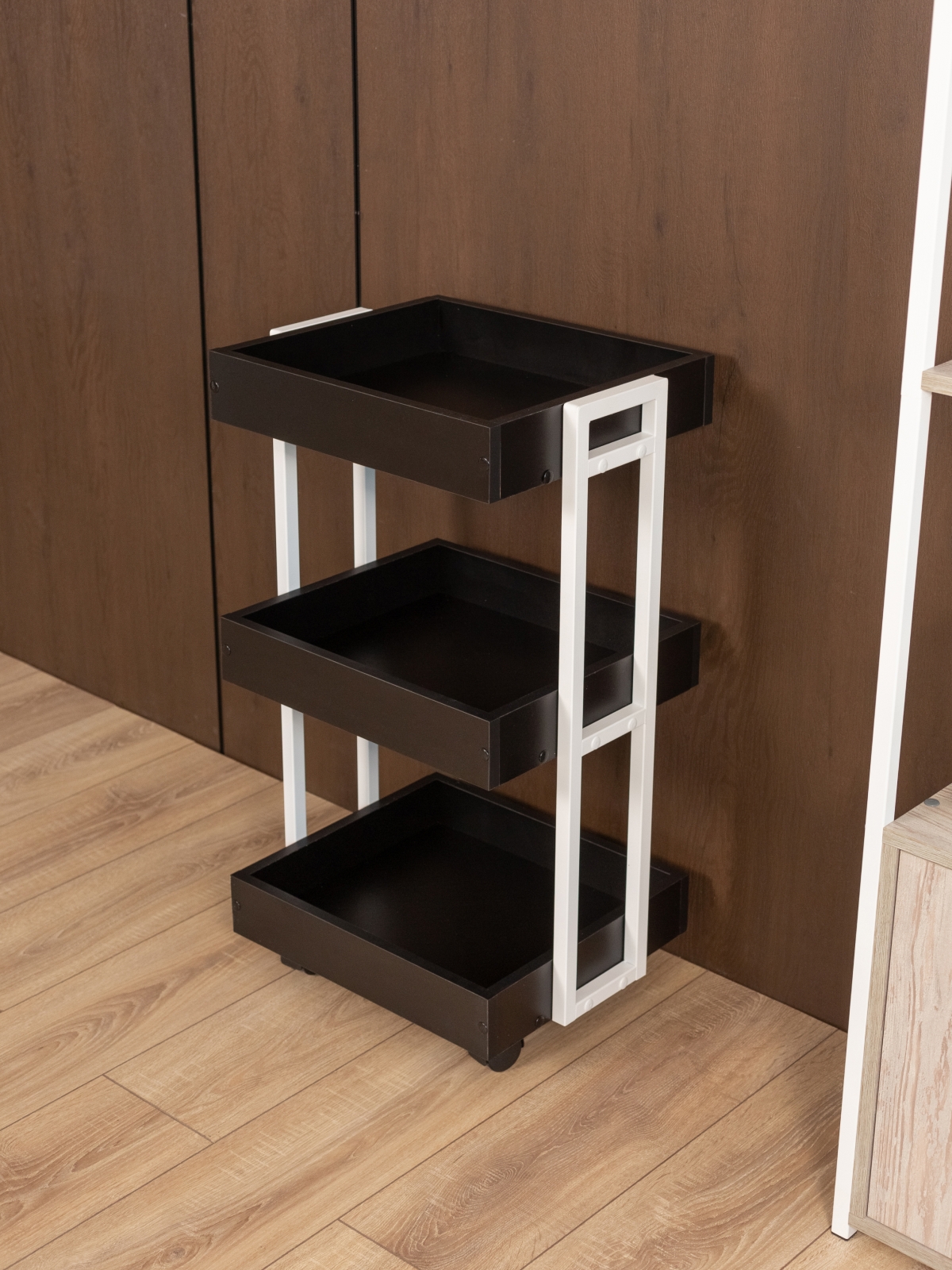 Тележка косметологическая на колесиках Ангара белый/черный