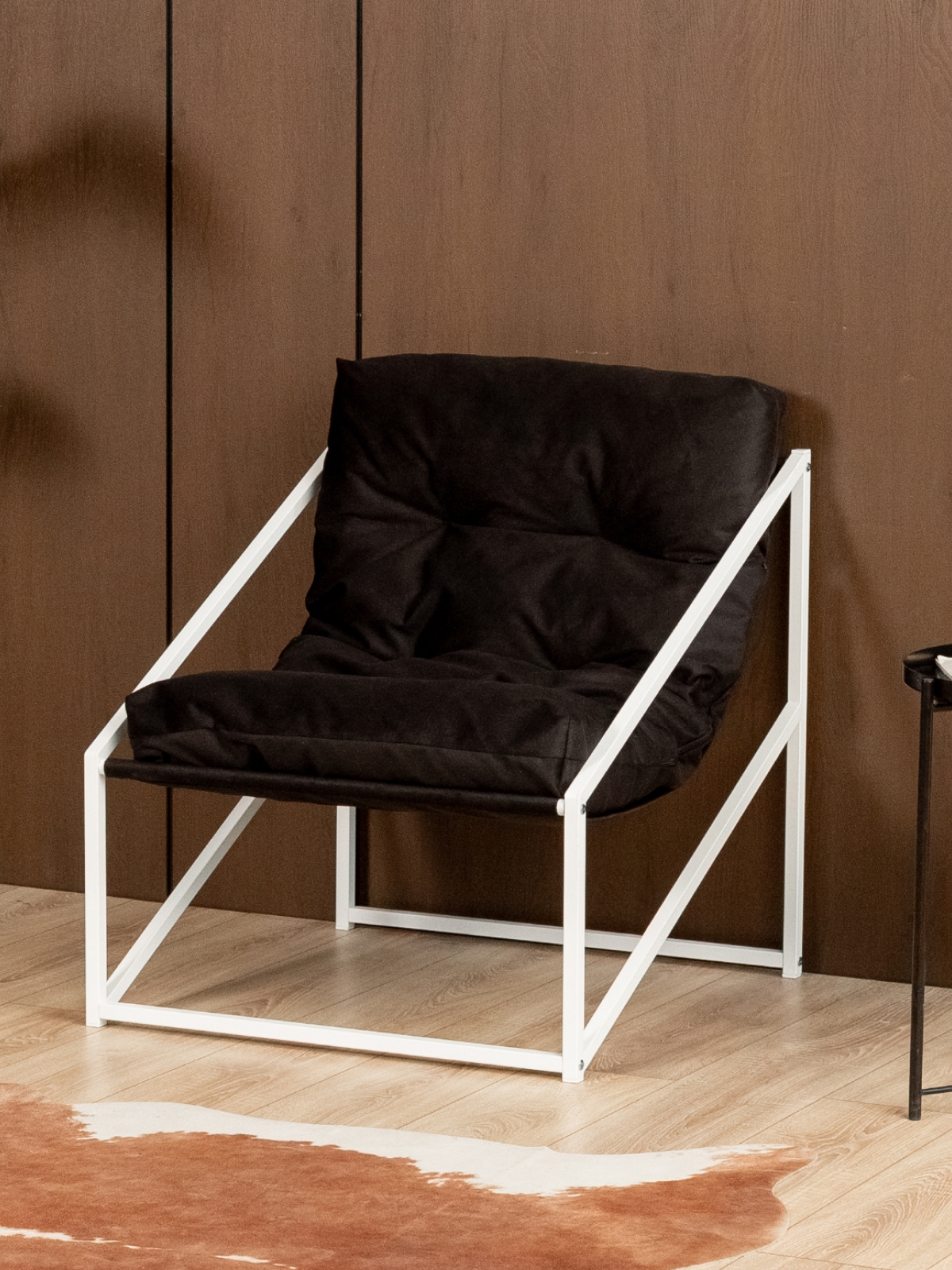 Кресло в стиле лофт Сена велюр белый/черный