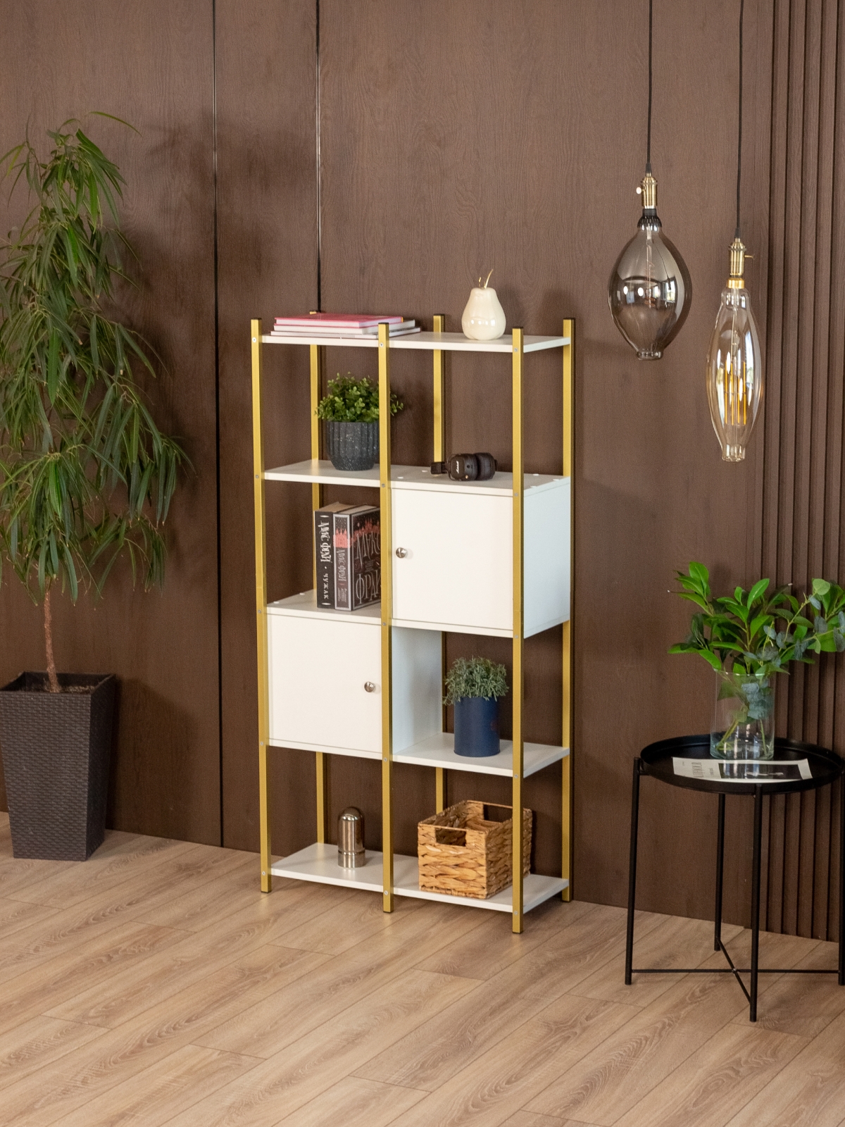 Стеллаж с дверцами и полками Сагамо золотой/белый