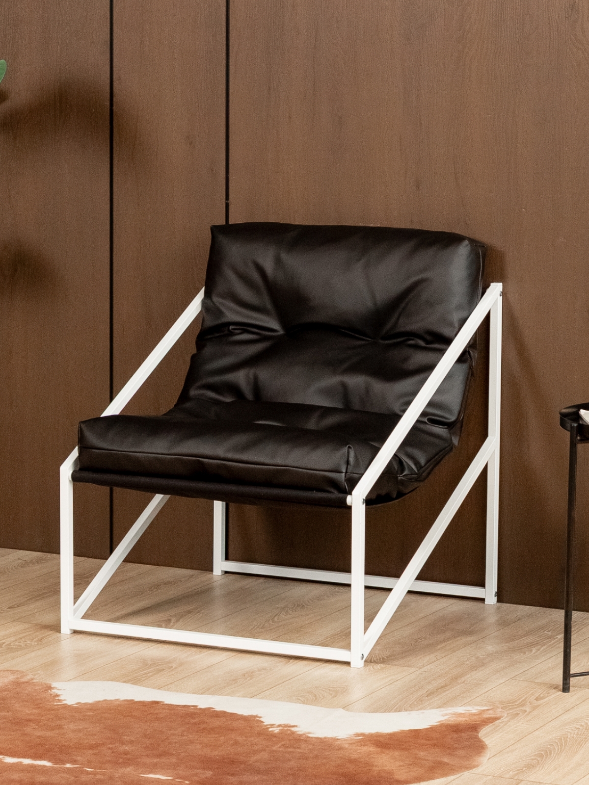 Кресло в стиле лофт Сена экокожа белый/черный