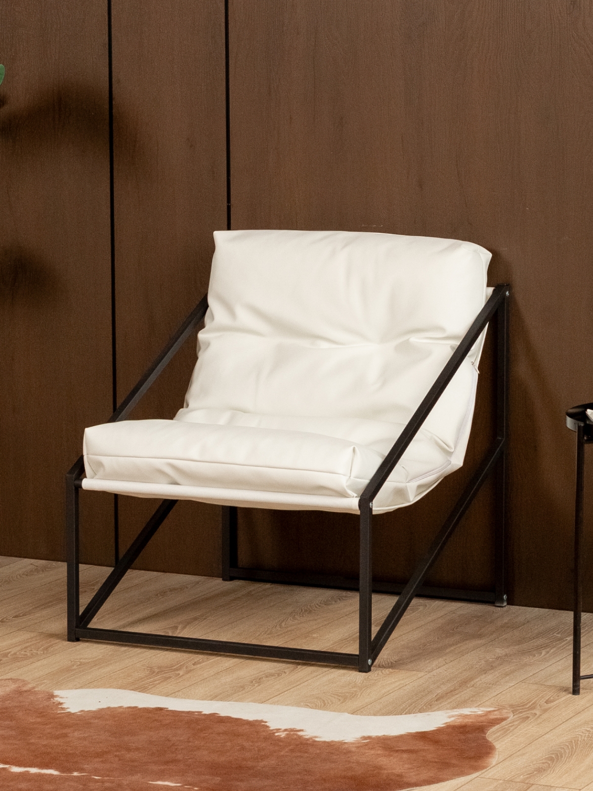 Кресло в стиле лофт Сена экокожа черный/белый