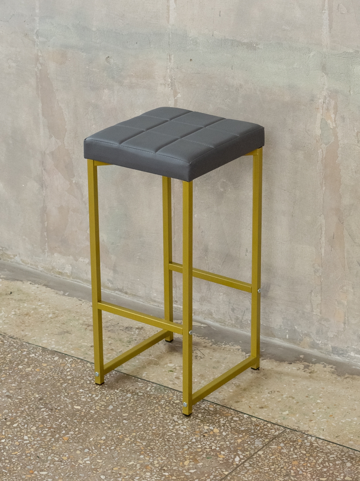 Барный стул табурет с мягким сиденьем Нио золотой/серый