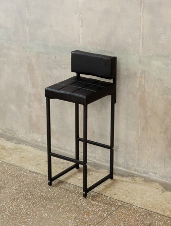 Барный стул со спинкой мягкий лофт Тоба черный/черный